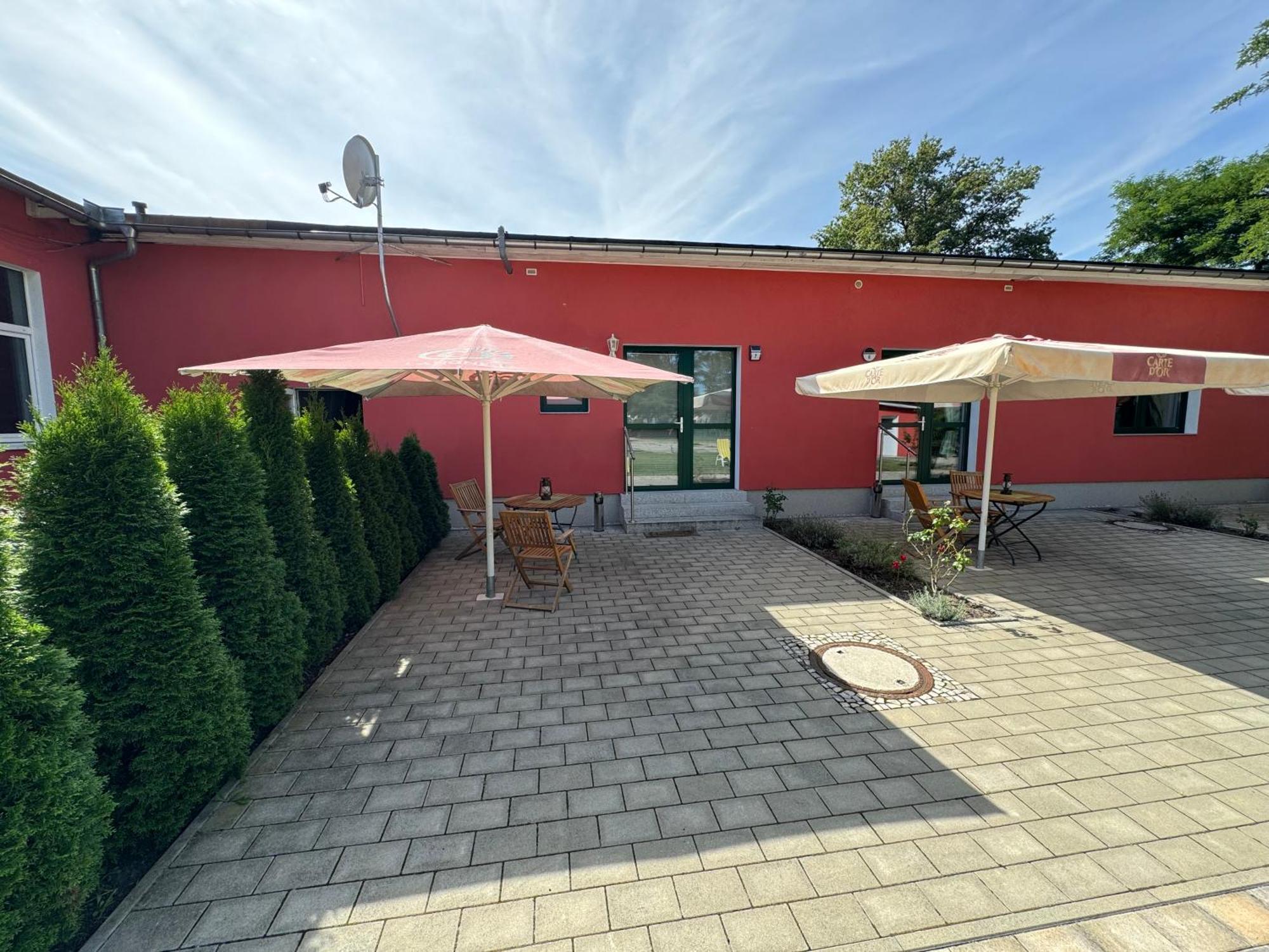Bed & Breakfast Am Waldguertel Forst  Exterior foto